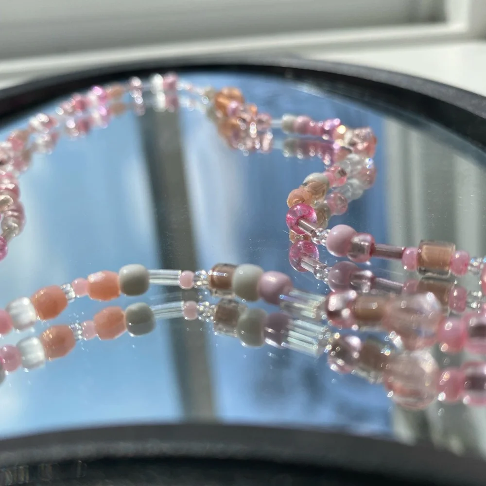 Pink beaded necklace - Picture 8 of 11